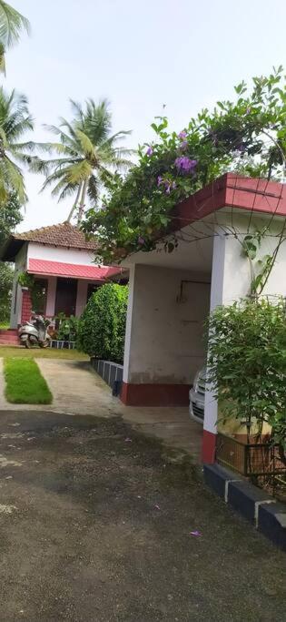 Runnin Airport - Homestay Gurpur Extérieur photo