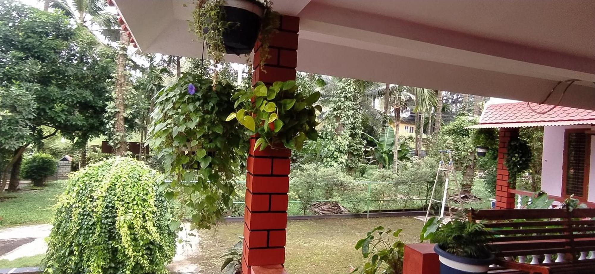 Runnin Airport - Homestay Gurpur Extérieur photo