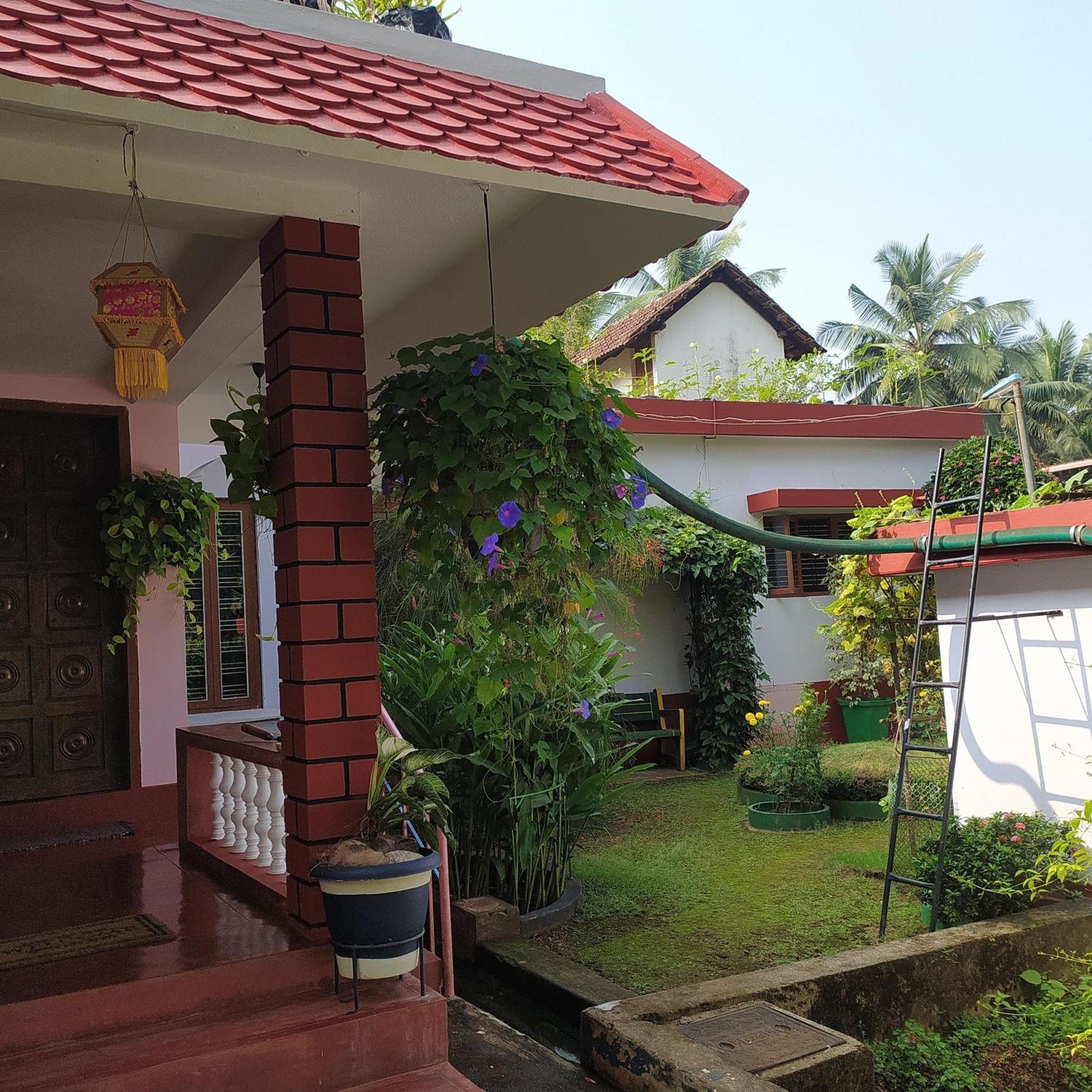 Runnin Airport - Homestay Gurpur Extérieur photo