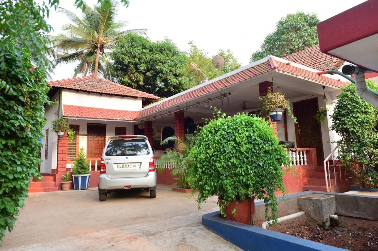 Runnin Airport - Homestay Gurpur Extérieur photo